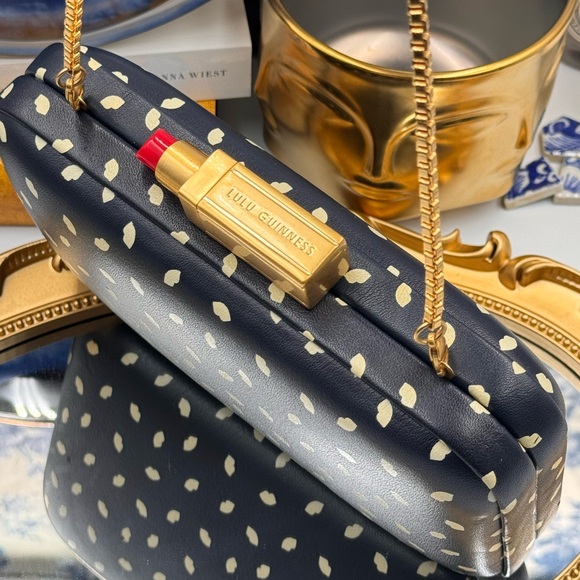 🆕 LULU GUINNESS 🧿 NWOT Carrie Box Clutch with Lipstick Fastening, Lips Print - Picture 7 of 15